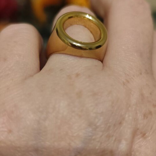 Gold ring new, stainless steel, size 8, circular design
