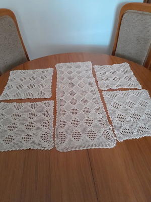 Crocheted doilies set of five like new, handmade