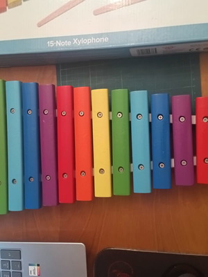 Ξύλινο ξυλόφωνο 15 τόνων Tooky Toy με δύο ξύλινες μπαγκέτες