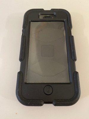 Θήκη iPhone 5 Survivor μεταχειρισμένη, ανθεκτική και αδιάβροχη