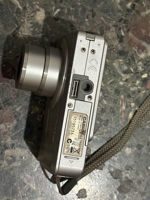 Casio Exilim EX-Z850 digital camera used with screen issues