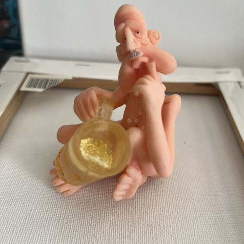 Humorous figurine