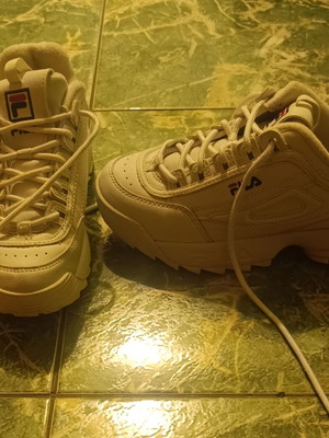 Αθλητικά παπούτσια Fila νούμερο 35 σαν καινούργια, λευκά