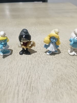 Kinder Smurfs figures set of 4 used miniatures