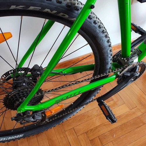 Scott mountain bike like new with disc brakes, men's