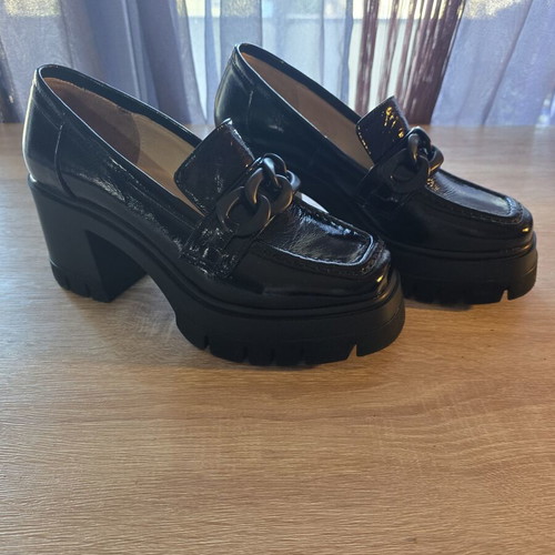 GiAnni women's patent leather loafers like new, black, size 39