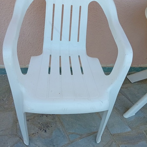 IKEA plastic chair, like new