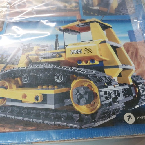 Lego 7685 Bulldozer like new in original packaging