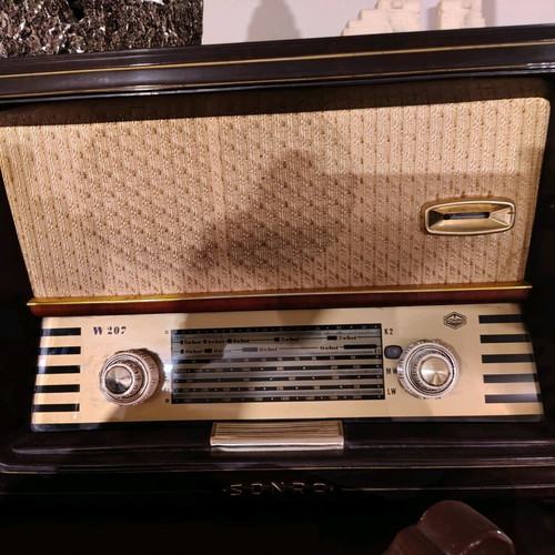 Old radio used, unknown working condition