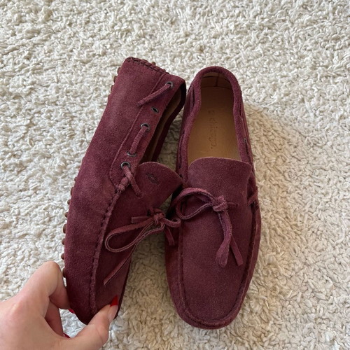 Chicago burgundy moccasins used with defect, unworn
