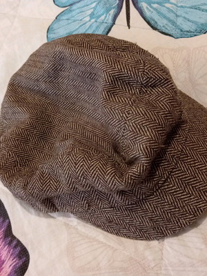Hat used in good condition, size S