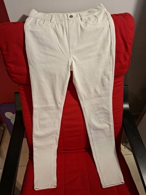 White fitted Uniqlo pants without zipper like new, size S