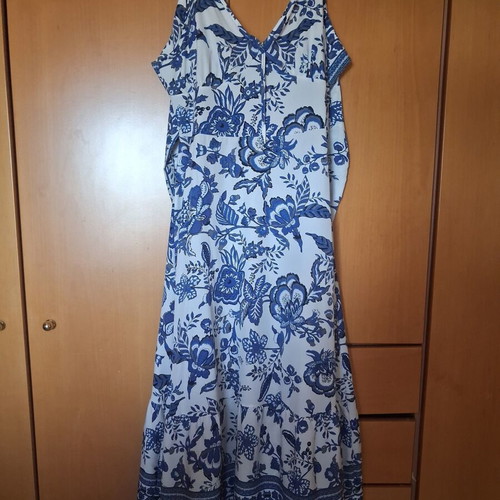 Maxi summer dress new, white with blue floral pattern