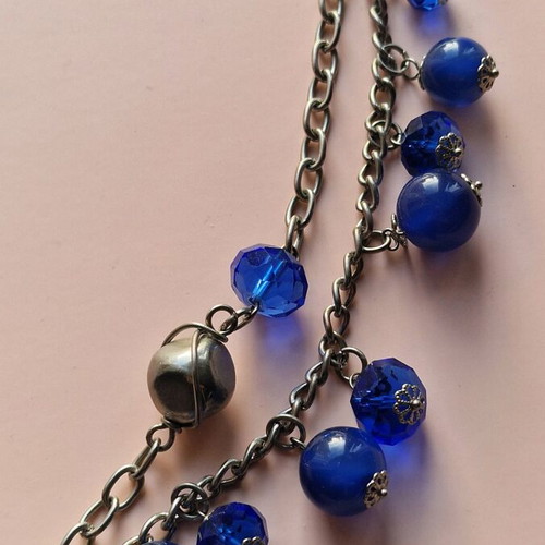 Bracelet with blue beads like new