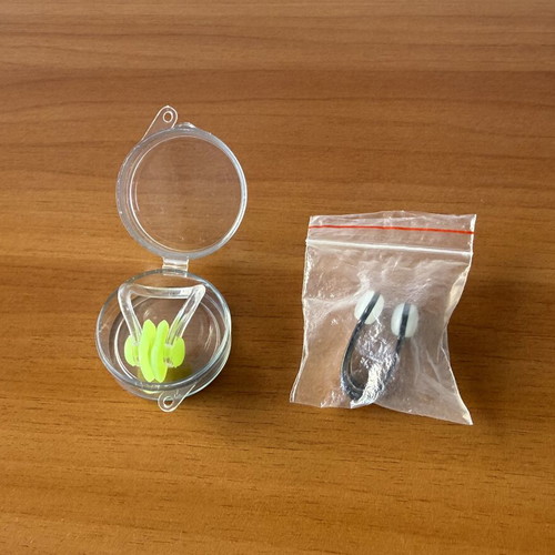 Set of 2 colorful swimming nose clips with case and plastic bag