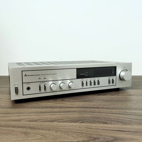 Mitsubishi DA-U540 vintage stereo integrated amplifier with LED VU meters and phono stage