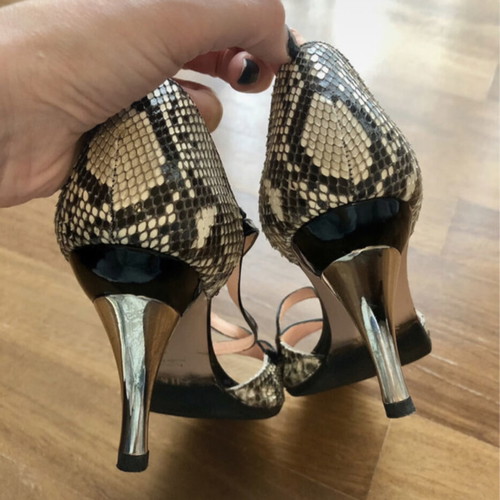 Sinela black patent leather high-heeled sandals size 39 like new
