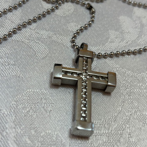 Men's necklace with cross made of medical steel like new, silver