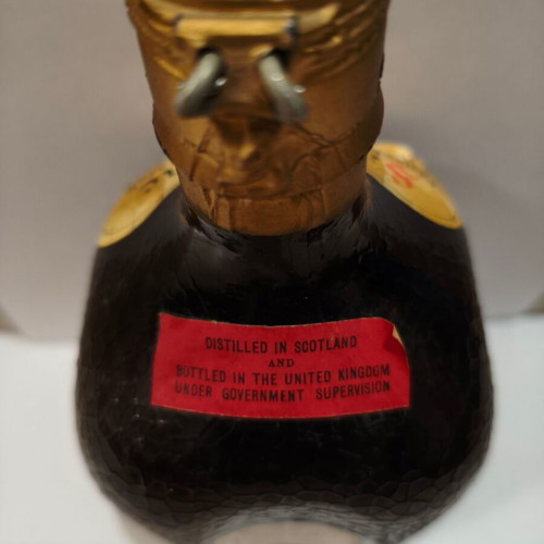 Sandy Macdonald Special Blended Scotch Whisky like new, collectible crackle decanter 1960-1970