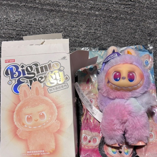 Labubu Big into Energy new, genuine Pop Mart purple