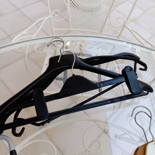 Clothes hangers pack of 15, like new