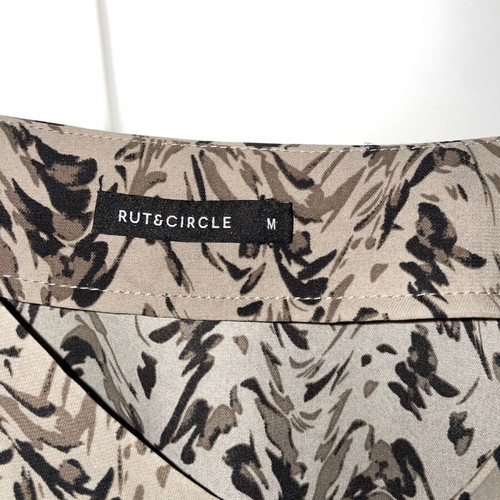 Top with elastic Rut & Circle like new