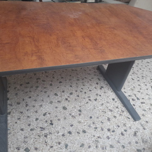 Professional desk like new, varnished wood, 1.60x0.80x0.75 m