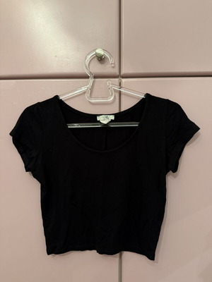 Crop top Ths Fashion black size M/L like new