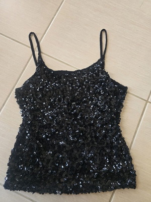 Black sequined top like new, all season glam