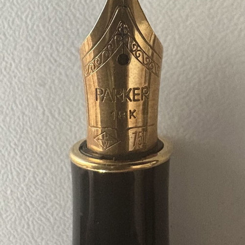 Parker Sonnet Cascade Silver GT Fountain Pen 18k Fine Nib like new