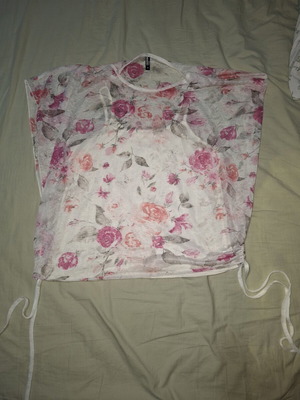 Colloseum Lightweight Floral Top Size M Like New