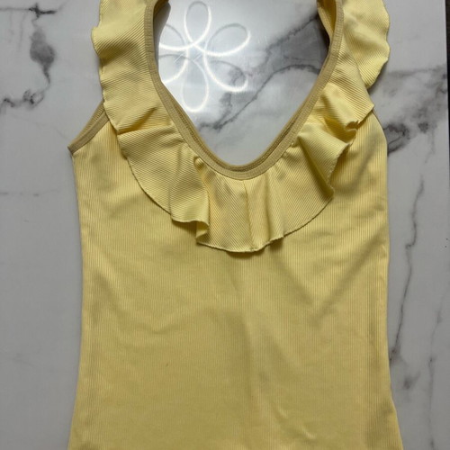 Stradivarius women's t-shirt S yellow like new