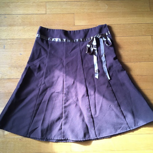 Brown skirt with bow new, A-line size M