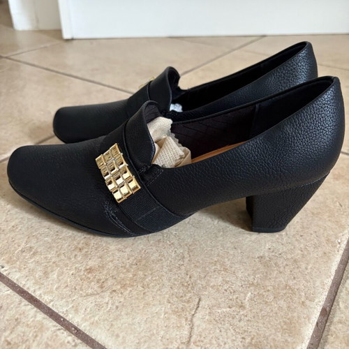Piccadilly black anatomical pumps new size 37