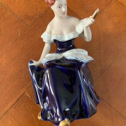 Royal dux porcelain figurine like new