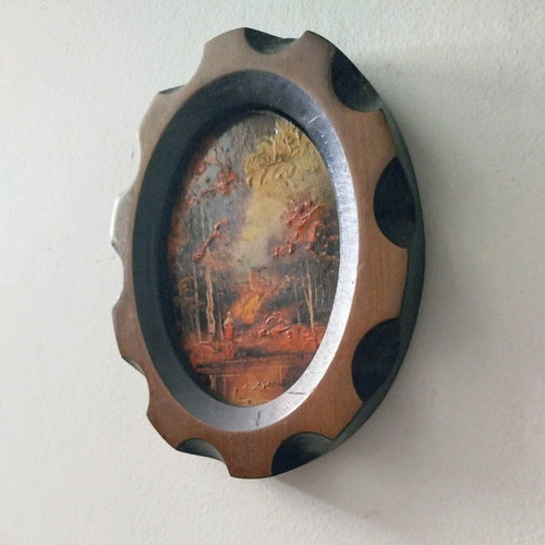 Oval miniatures like new in wooden frames
