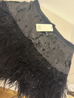 Zini black skirt unused, size L