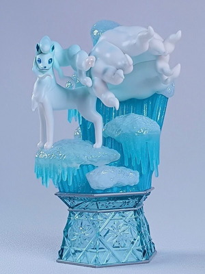 Alolan Ninetales Pokémon Diamond Dust figure from Japan