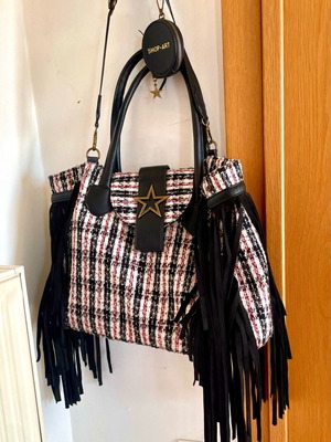 Shop Art shoulder bag new with fringes and tweed design