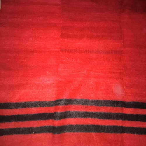 Velentza wool rug like new 2.38 x 1.47 m