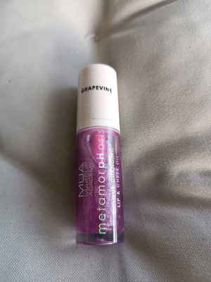 Mua lip oil unused, shade grapevine