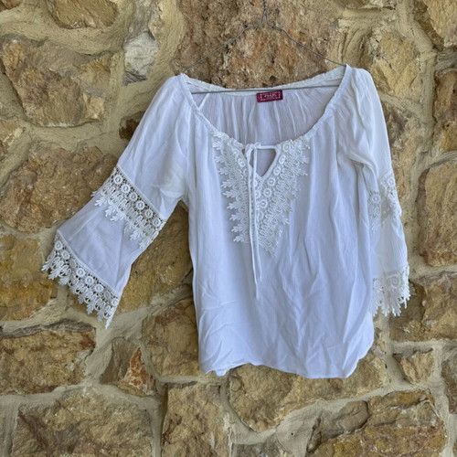 Pin Up White Plus Size Blouse like new, boho romantic with lace