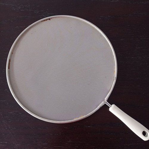 Cooking strainer used, kitchenware