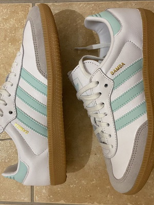 Adidas Samba Og J γυναικεία αθλητικά σαν καινούργια, μέγεθος 38, λευκά με μέντα