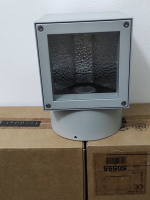 Traddel outdoor aluminum architectural light