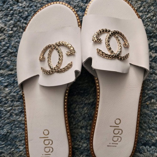 Women's slippers size 41 white with gold decoration new