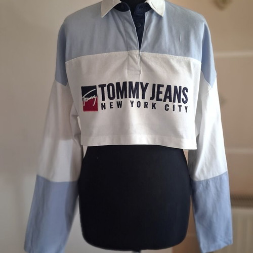 Tommy Hilfiger Cropped Shirt like new, white and blue