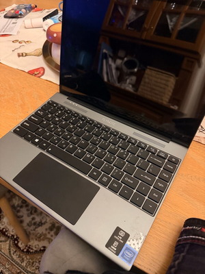 Flynote Turbox laptop like new, 4GB DDR3L RAM, 128 GB