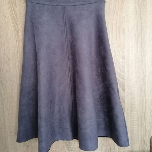 Elastic suede skirt new, size XS-S, gray