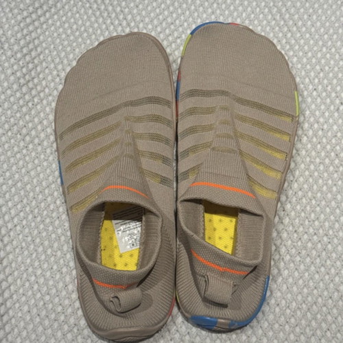 Shoes for the beach brand new, size 40, beige multicolor